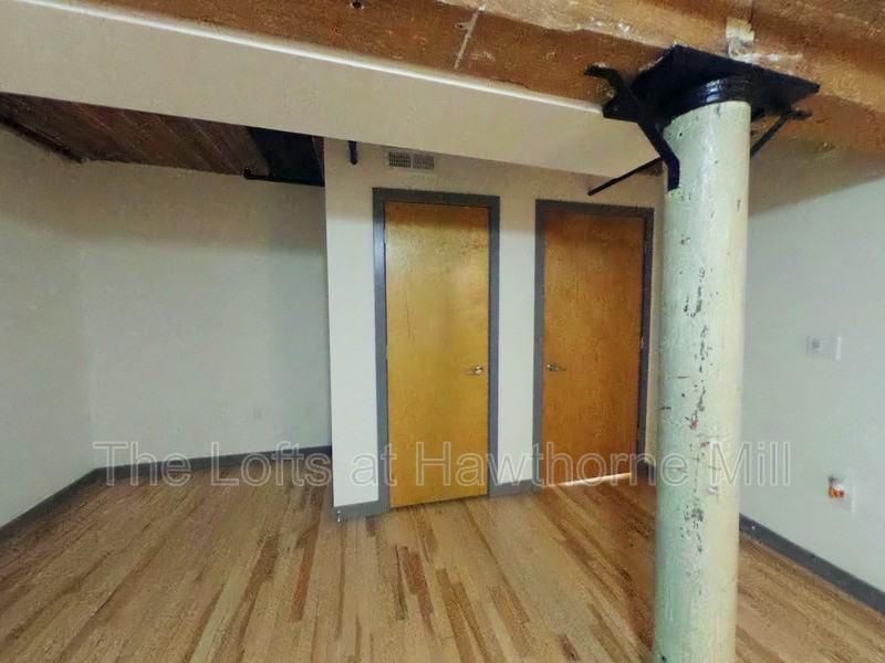 1101 Hawthorne Ln #208 - Photo 6 of 10