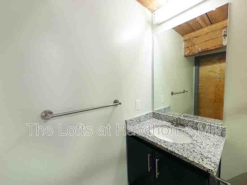 1101 Hawthorne Ln #208 - Photo 7 of 10