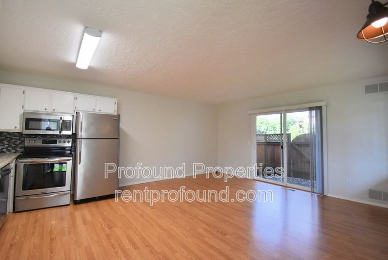 421 N Hayden Bay Dr - Photo 3 of 15