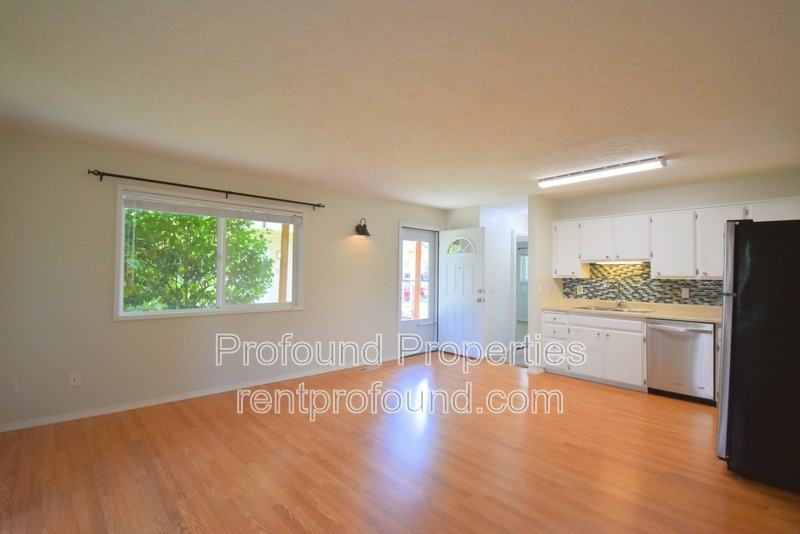 421 N Hayden Bay Dr - Photo 5 of 15