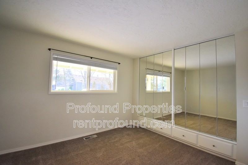 421 N Hayden Bay Dr - Photo 7 of 15