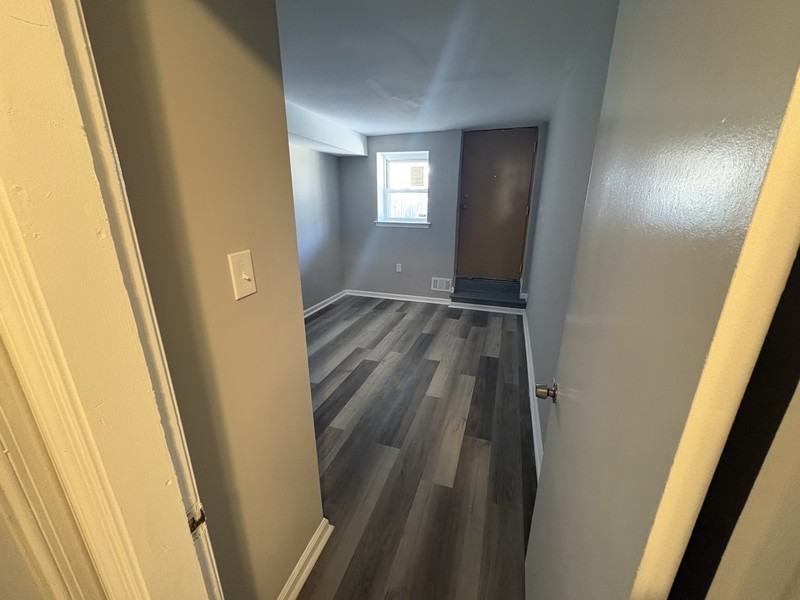 906 N Fulton Ave - Photo 7 of 14