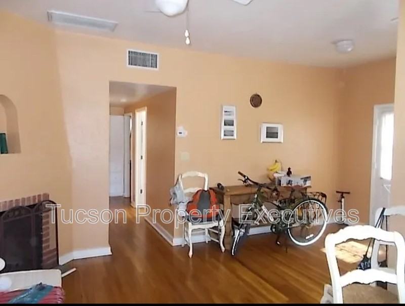 1220 N Olsen Ave - Photo 2 of 19