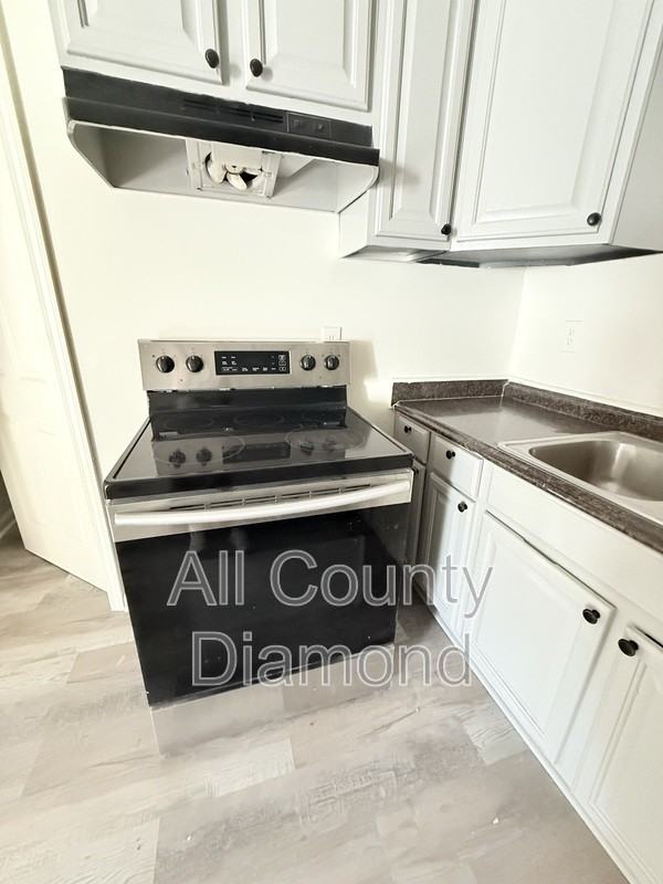 237 Helen Ave #C - Photo 2 of 15