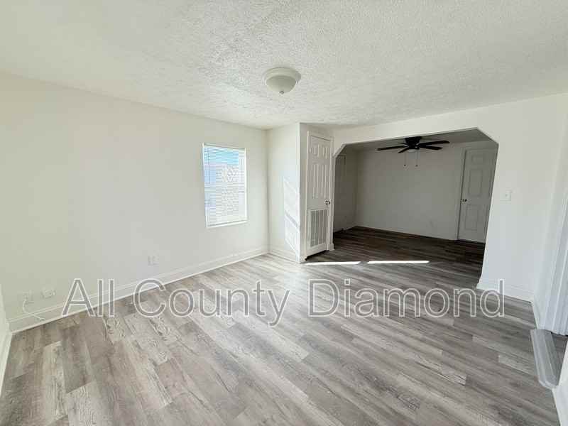 237 Helen Ave #C - Photo 5 of 15