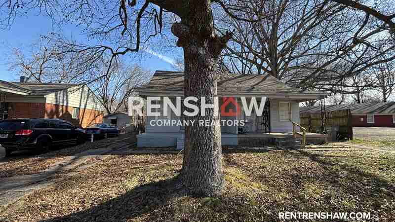 1840 Hartland St - Photo 3 of 14