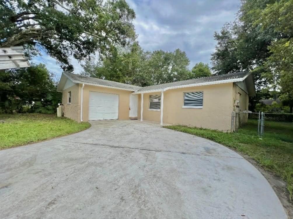 104 Inwood Cir - Photo 2 of 9