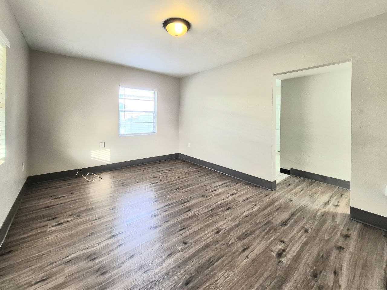 1725 W Arch St - Photo 3 of 23