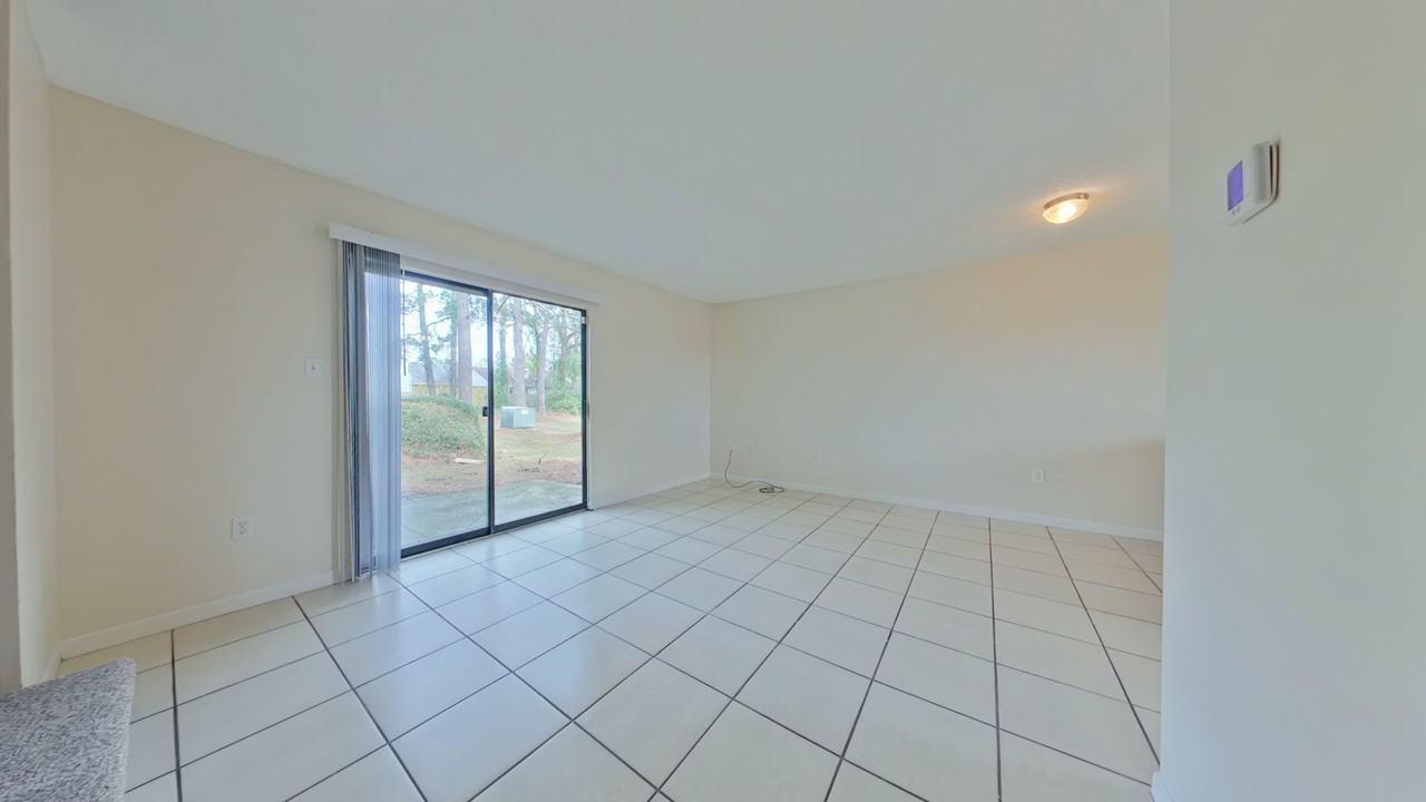 230 Oxford Ct - Photo 3 of 16