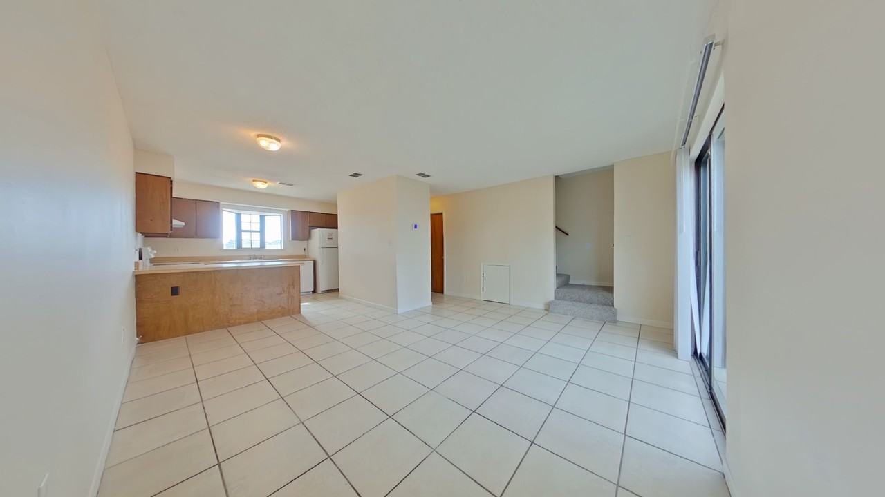 230 Oxford Ct - Photo 5 of 16