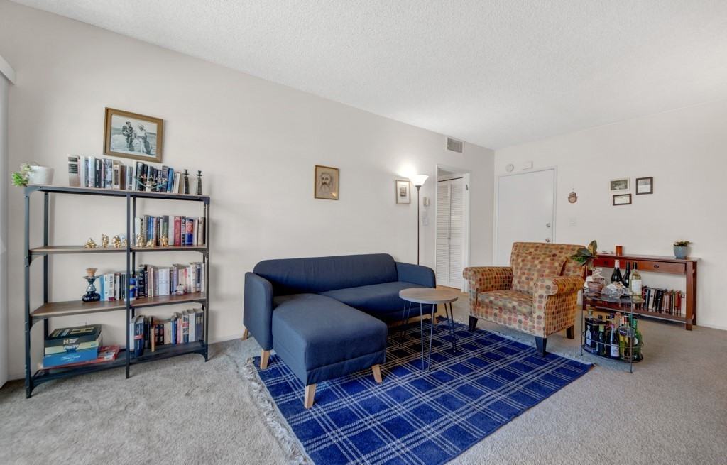 5349 Newcastle Ave #42 - Photo 3 of 10