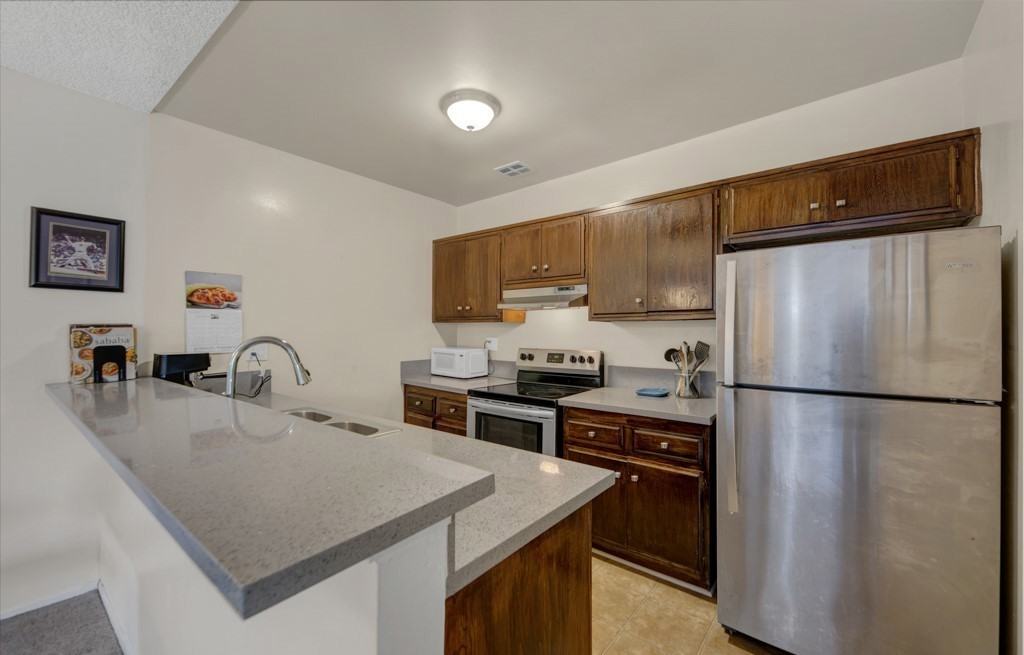 5349 Newcastle Ave #42 - Photo 5 of 10