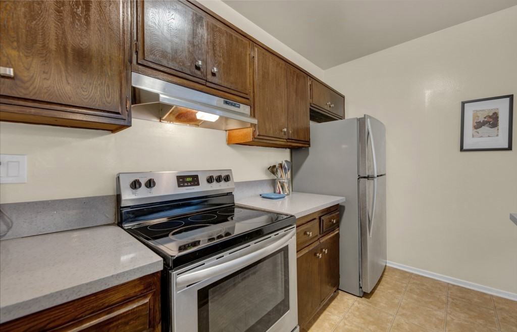 5349 Newcastle Ave #42 - Photo 6 of 10