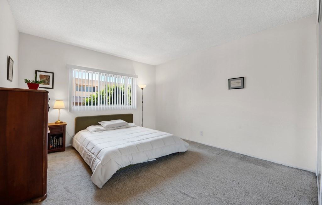 5349 Newcastle Ave #42 - Photo 7 of 10