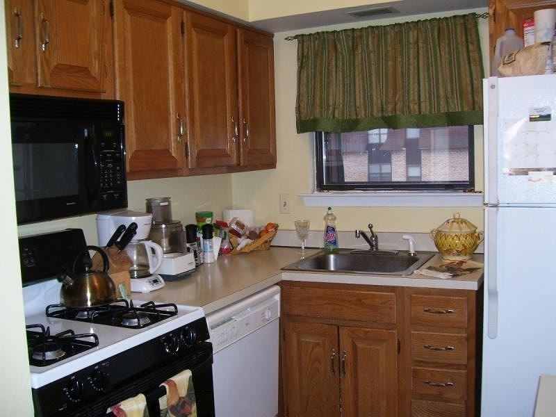 1004 Normandy Ct - Photo 3 of 6