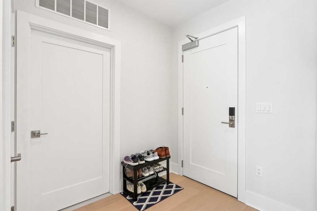 62 Foundry St - Photo 4 of 13