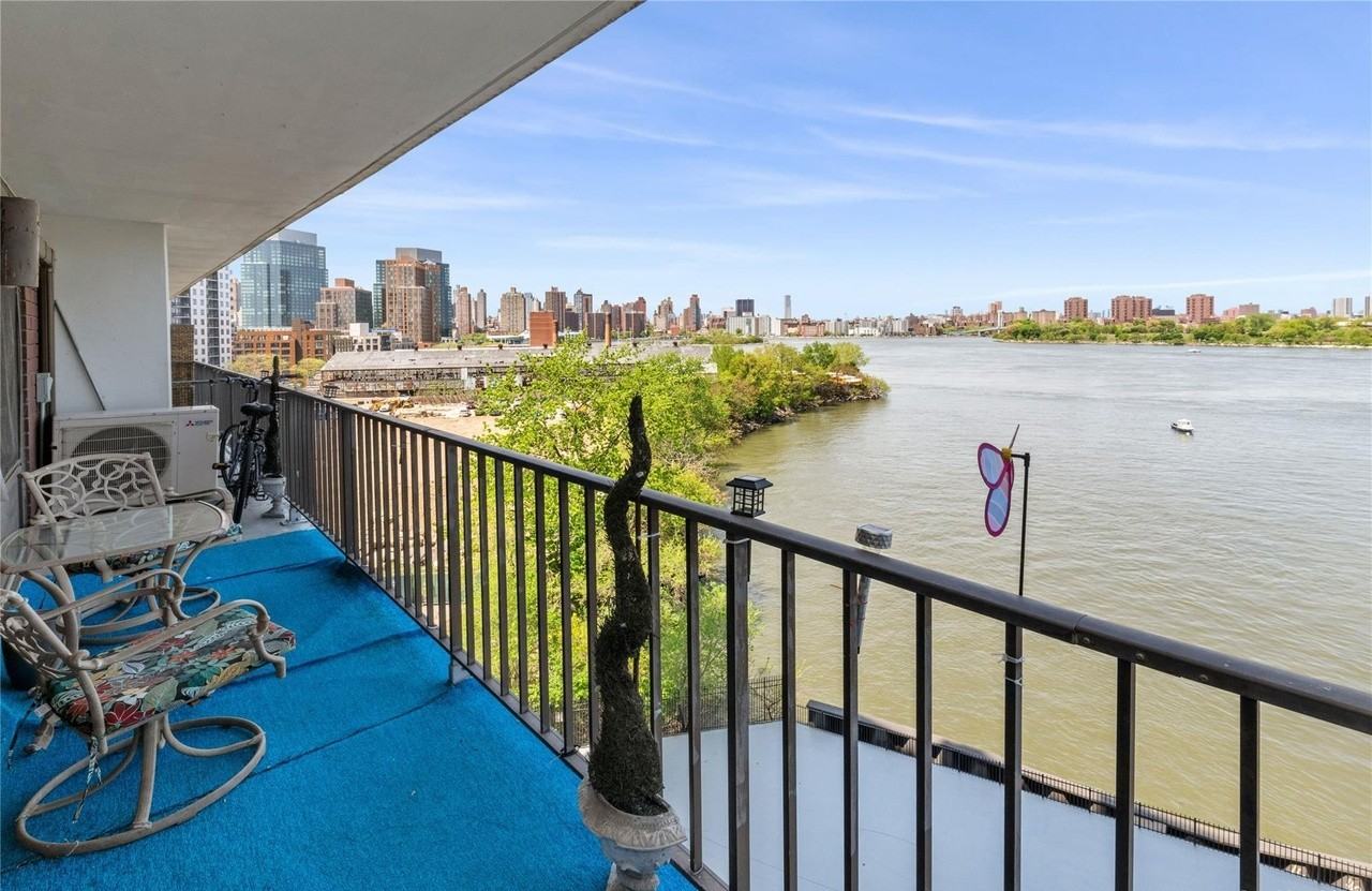 2540 Shore Blvd - Photo 5 of 15