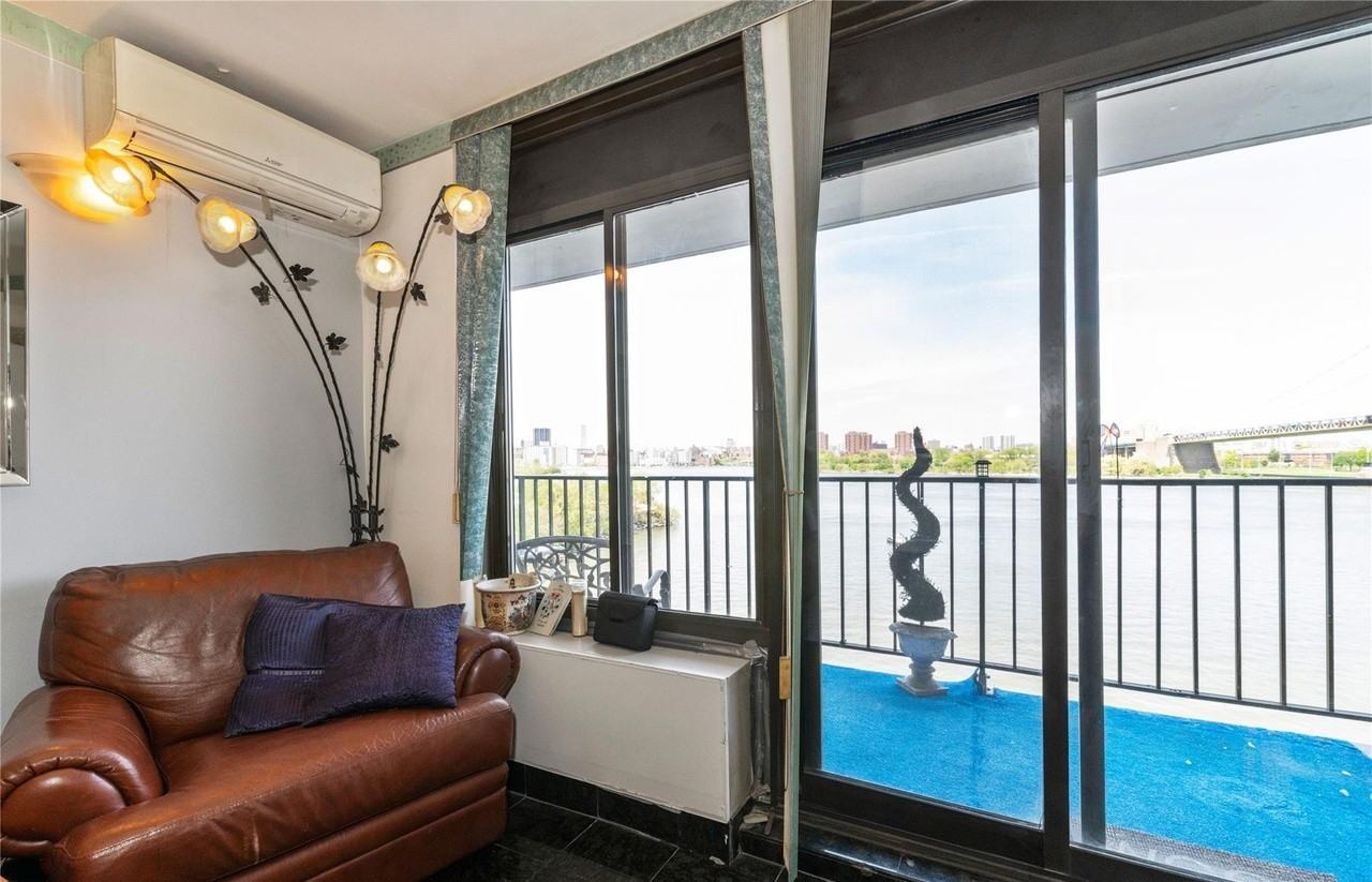 2540 Shore Blvd - Photo 7 of 15