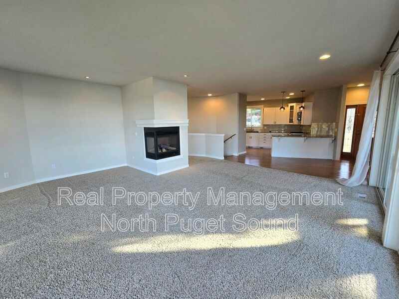 11017 18th St Ne - Photo 6 of 22