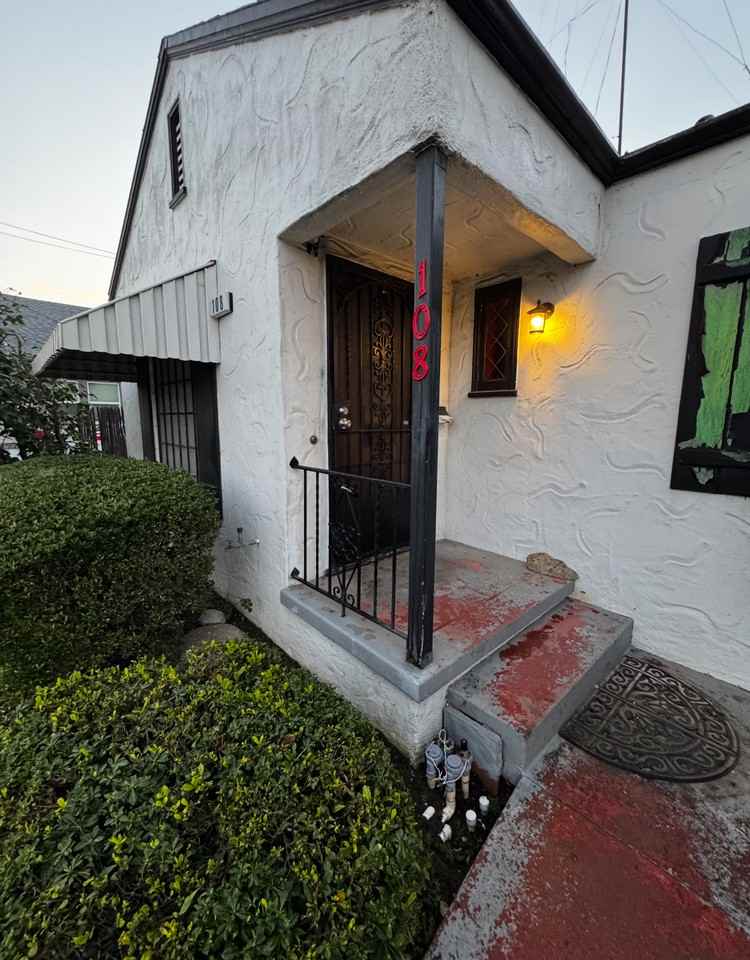 108 E Wyandotte St - Photo 3 of 22