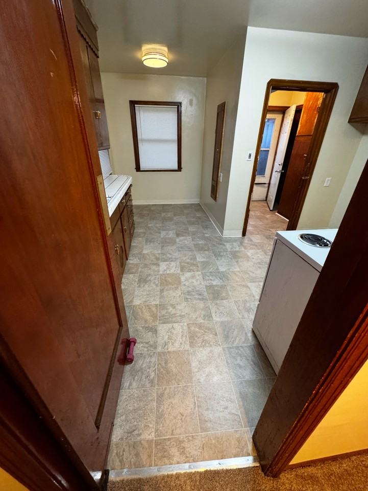 108 E Wyandotte St - Photo 6 of 22