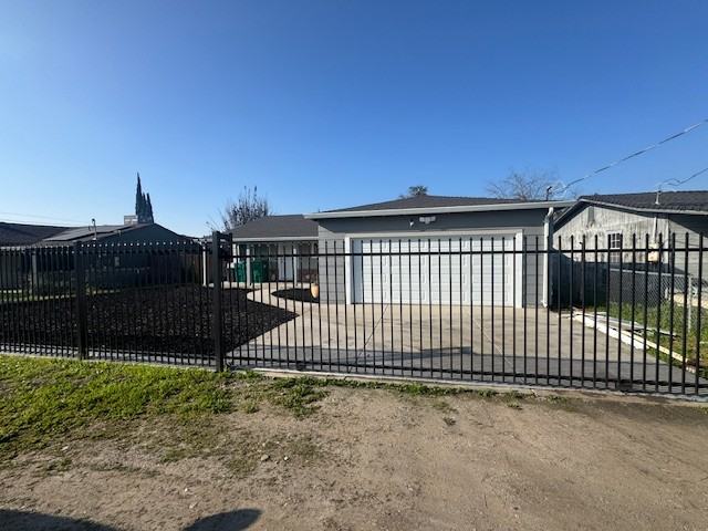 247 S Walker Ln - Photo 2 of 29