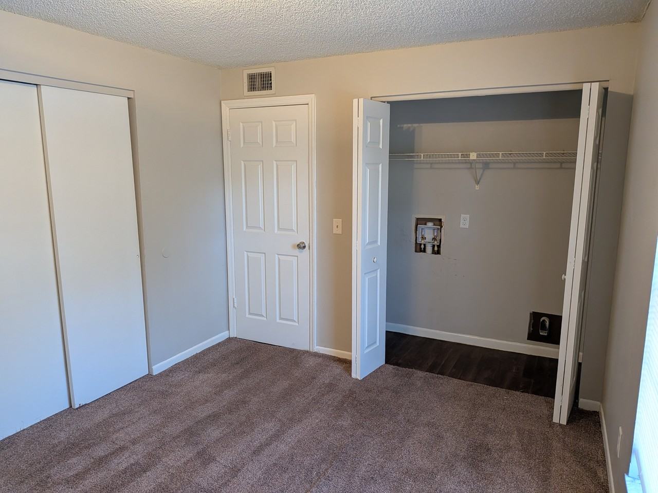 173 Hickory St - Photo 5 of 8