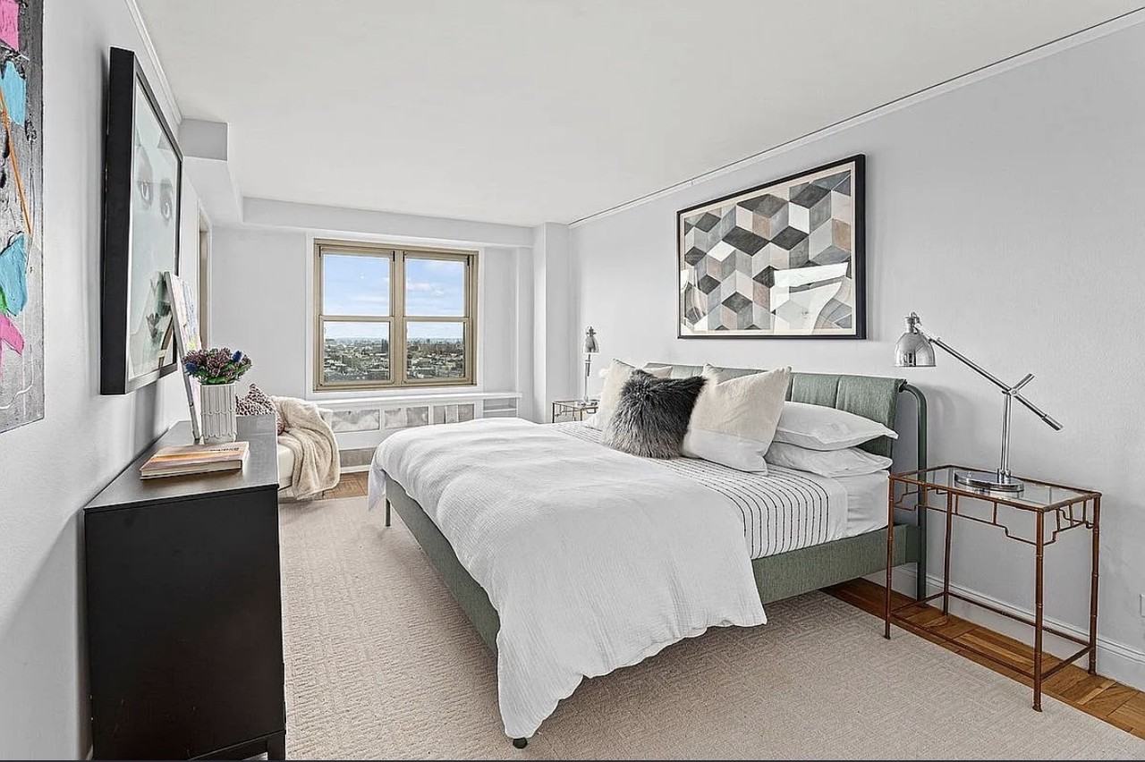 900 W 190th St #14E - Photo 5 of 6