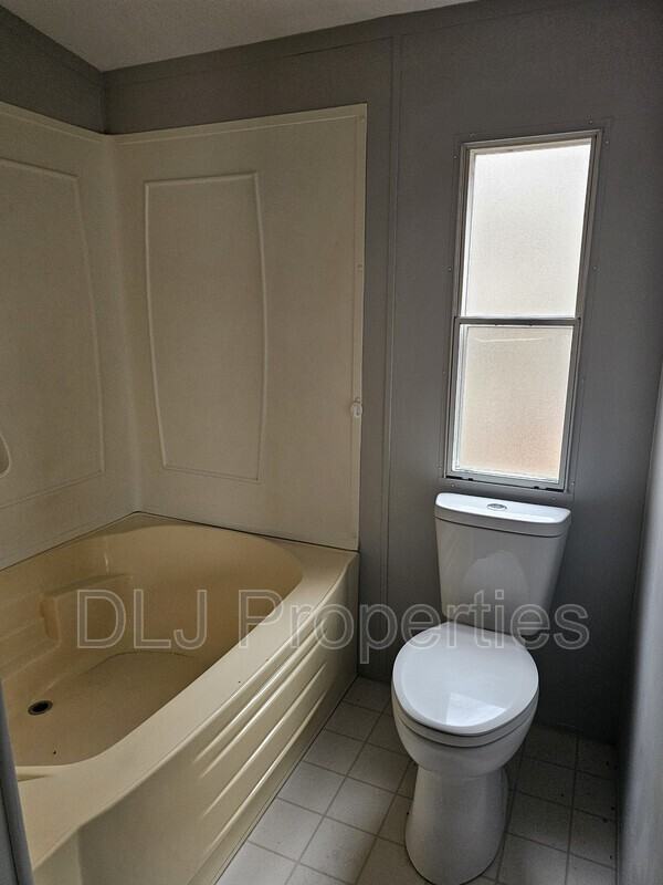 957 Eslinger Ct - Photo 5 of 11