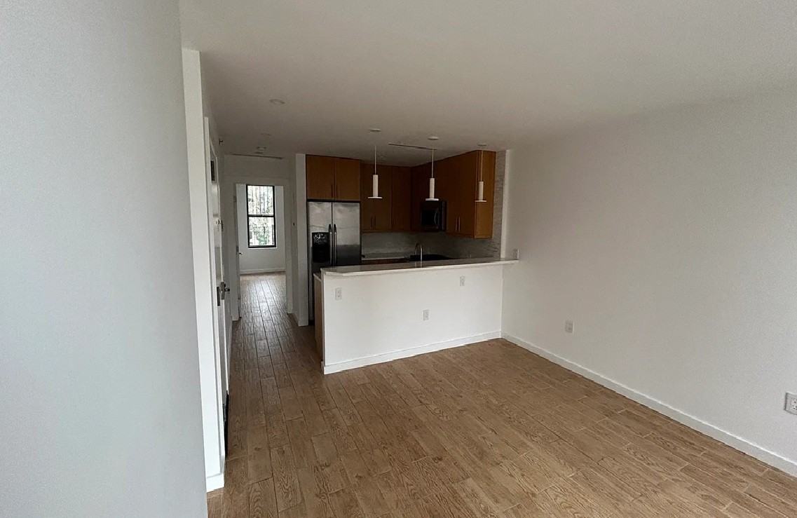 378 Halsey St - Photo 2 of 2