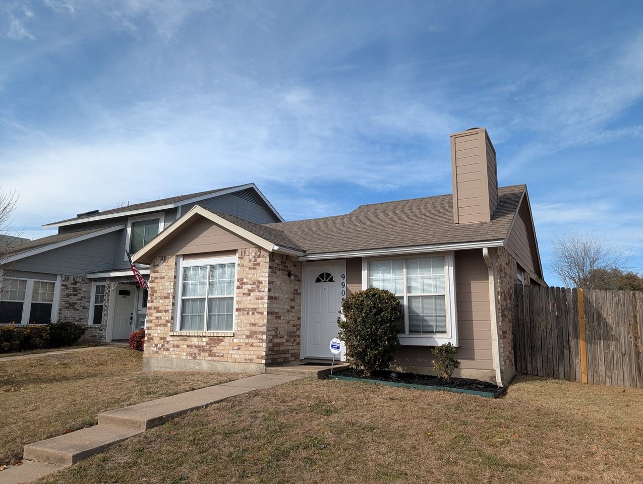 9908 Lone Eagle Dr - Photo 2 of 20