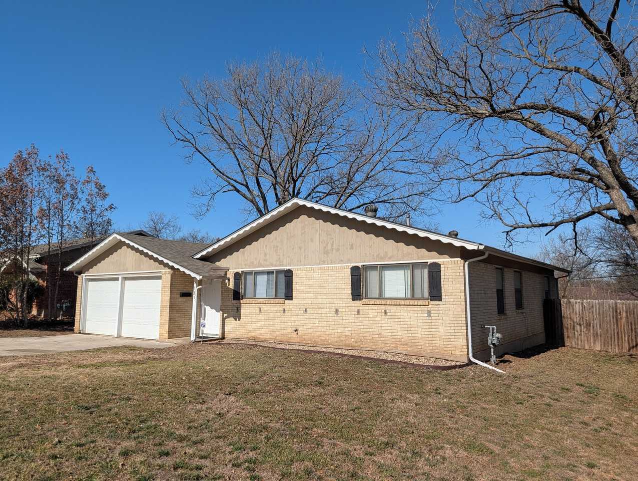 4725 Leonard St - Photo 2 of 18