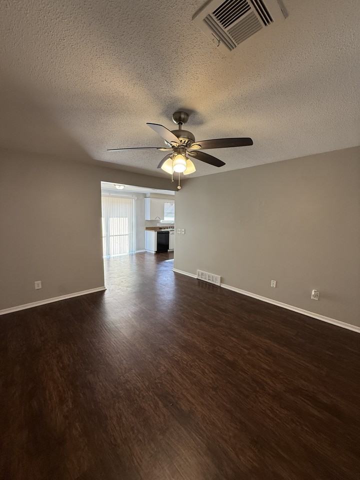 3938 Se 14th Pl - Photo 4 of 16