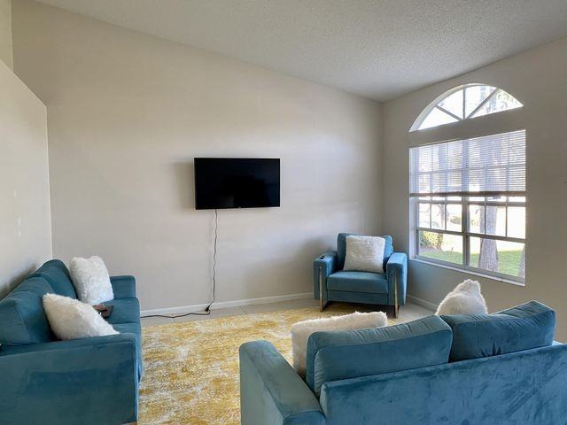 104 Van Gogh Way - Photo 6 of 8