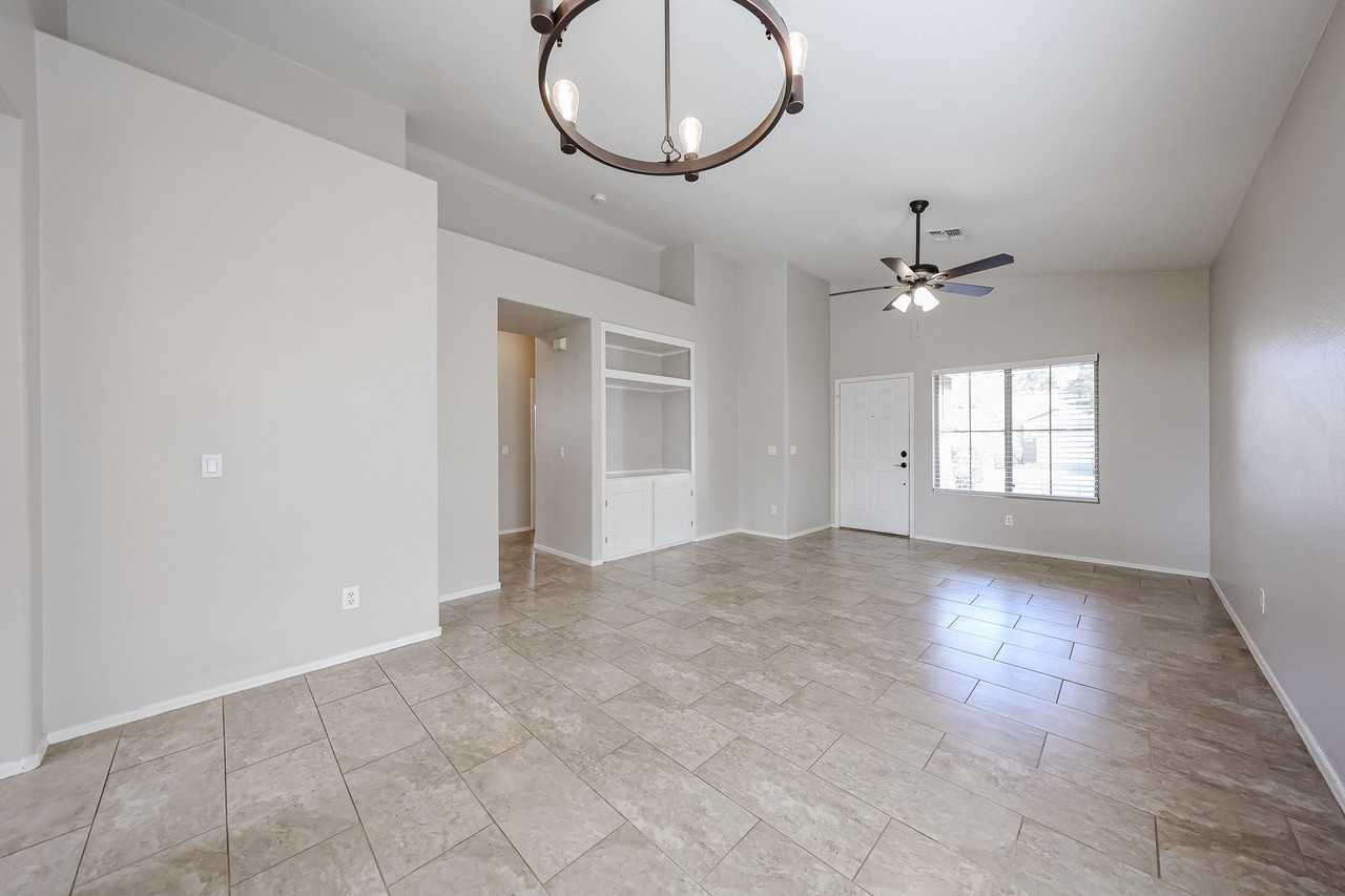 3533 W Sousa Ct - Photo 4 of 36