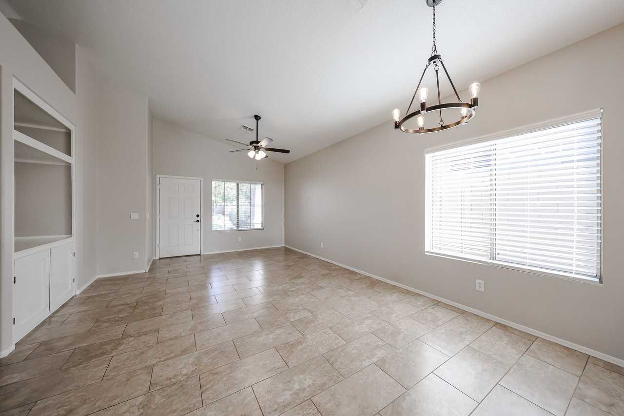 3533 W Sousa Ct - Photo 5 of 36