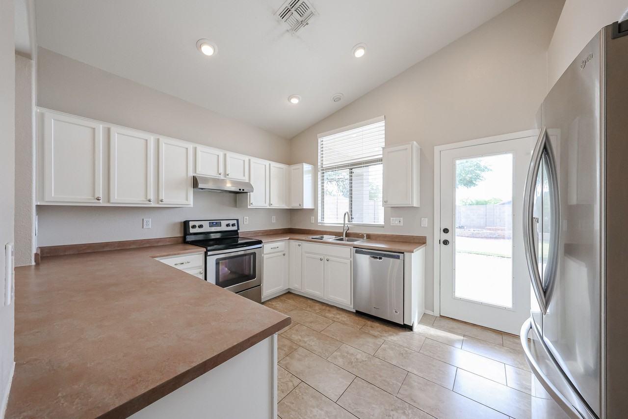 3533 W Sousa Ct - Photo 7 of 36