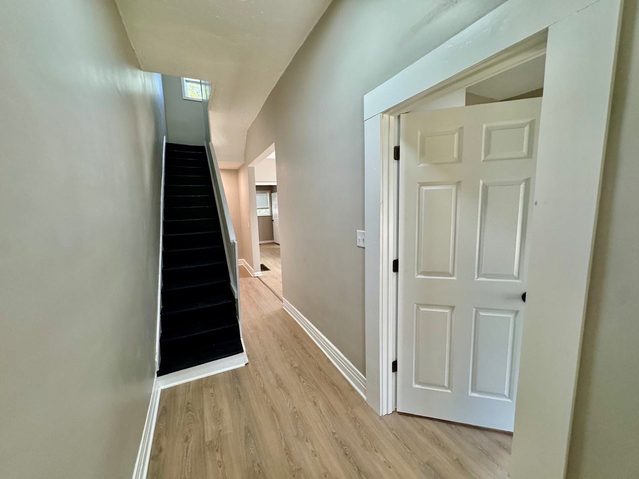 1023 Lincoln Ave - Photo 2 of 25