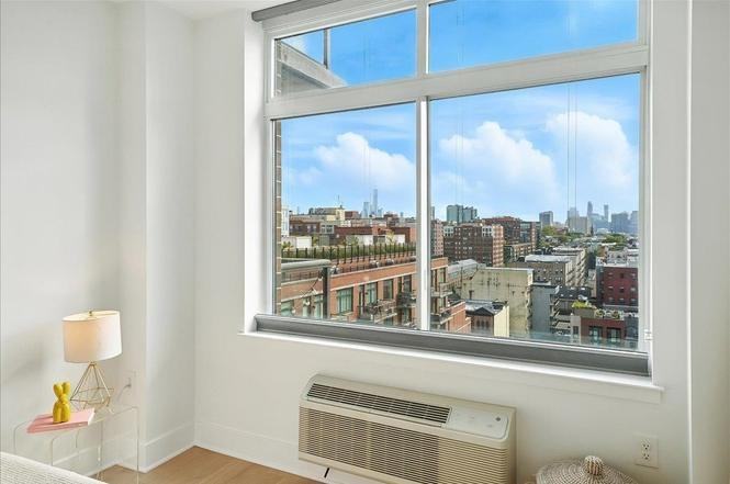 1400 Hudson St - Photo 3 of 20