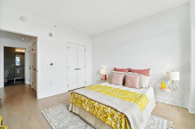 1400 Hudson St - Photo 6 of 20