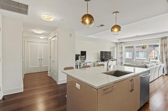 150 Henley Pl - Photo 5 of 18