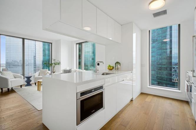 99 Hudson St - Photo 3 of 14