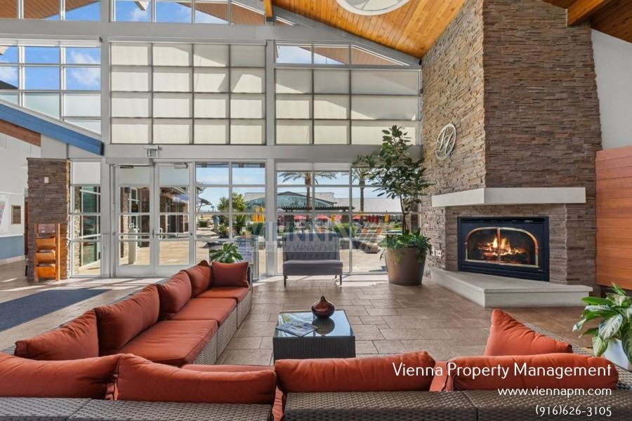 829 Courtyards Loop - Photo 3 of 44