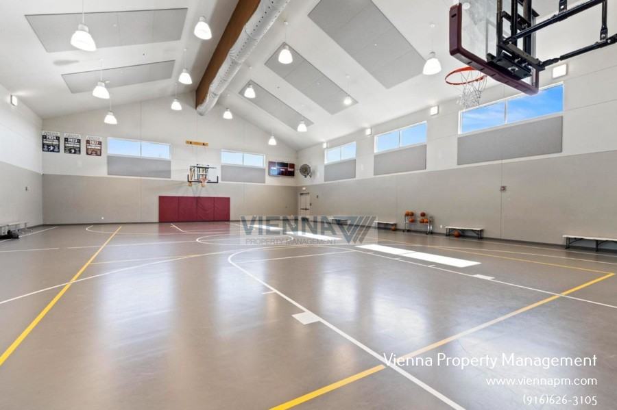 829 Courtyards Loop - Photo 5 of 44