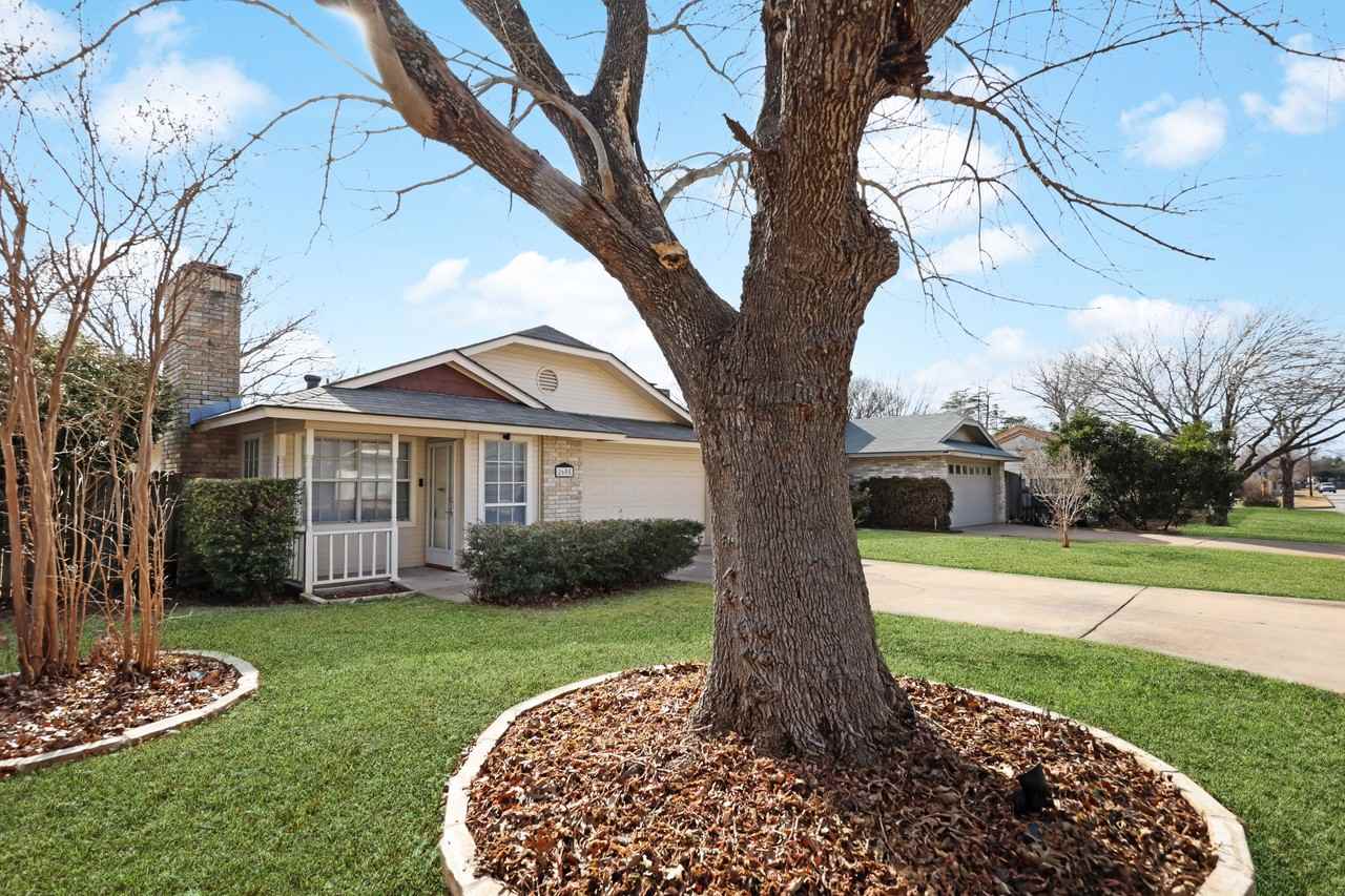 2605 Daniel Boone Trl - Photo 3 of 19