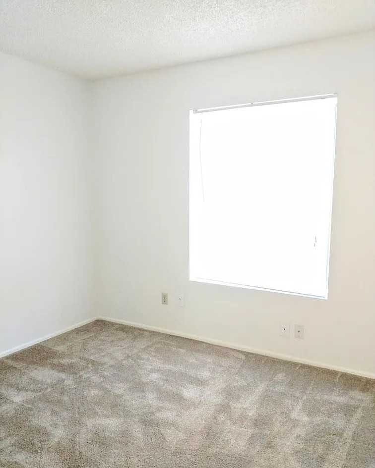 7215 W Vogel Ave - Photo 3 of 5