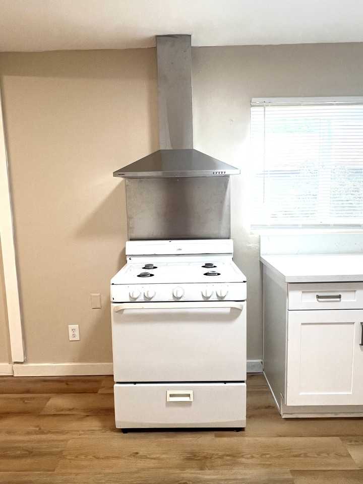 606 W 4th Ave #NA - Photo 3 of 12