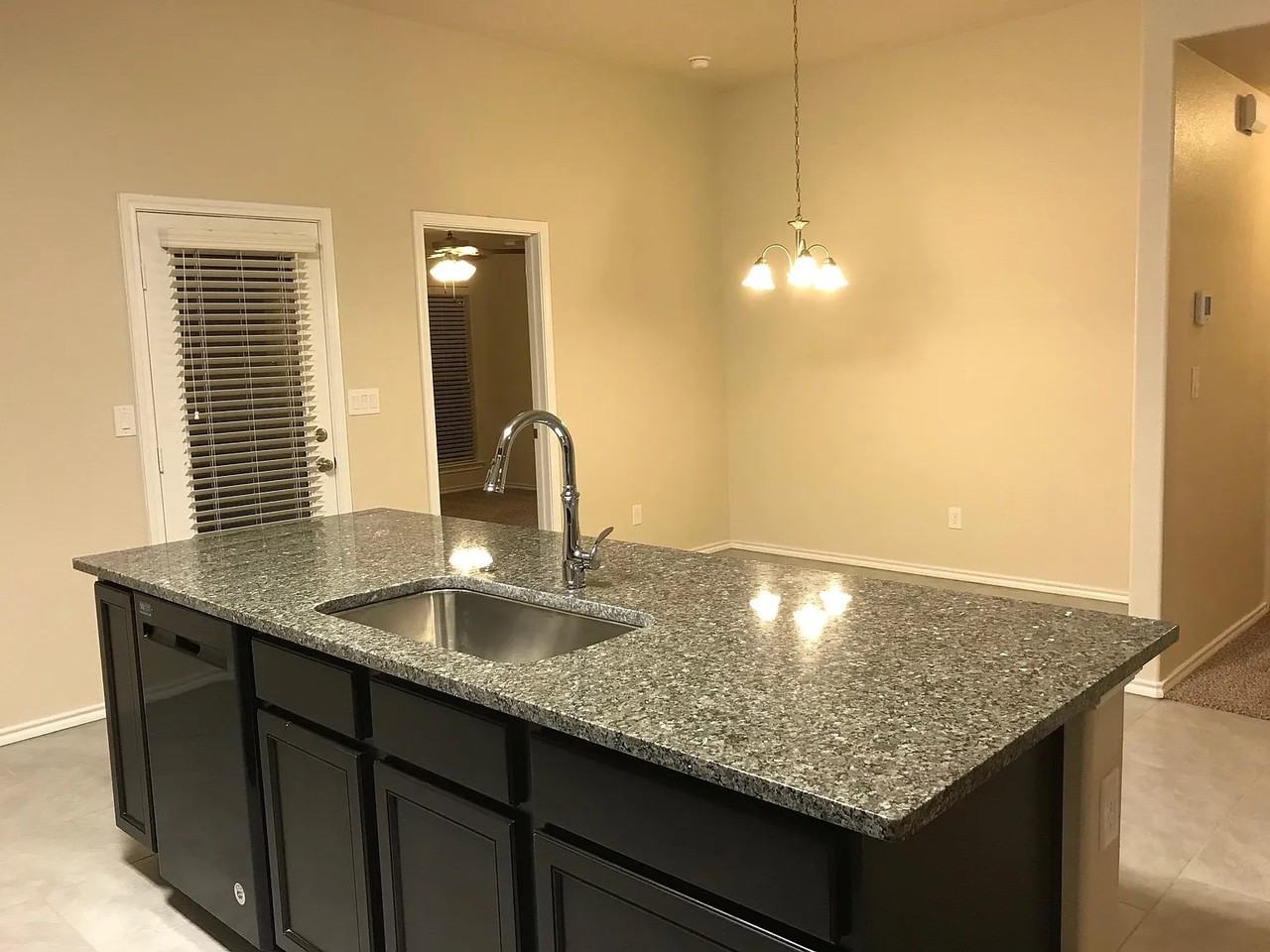 918 E 90th St #NA - Photo 3 of 8