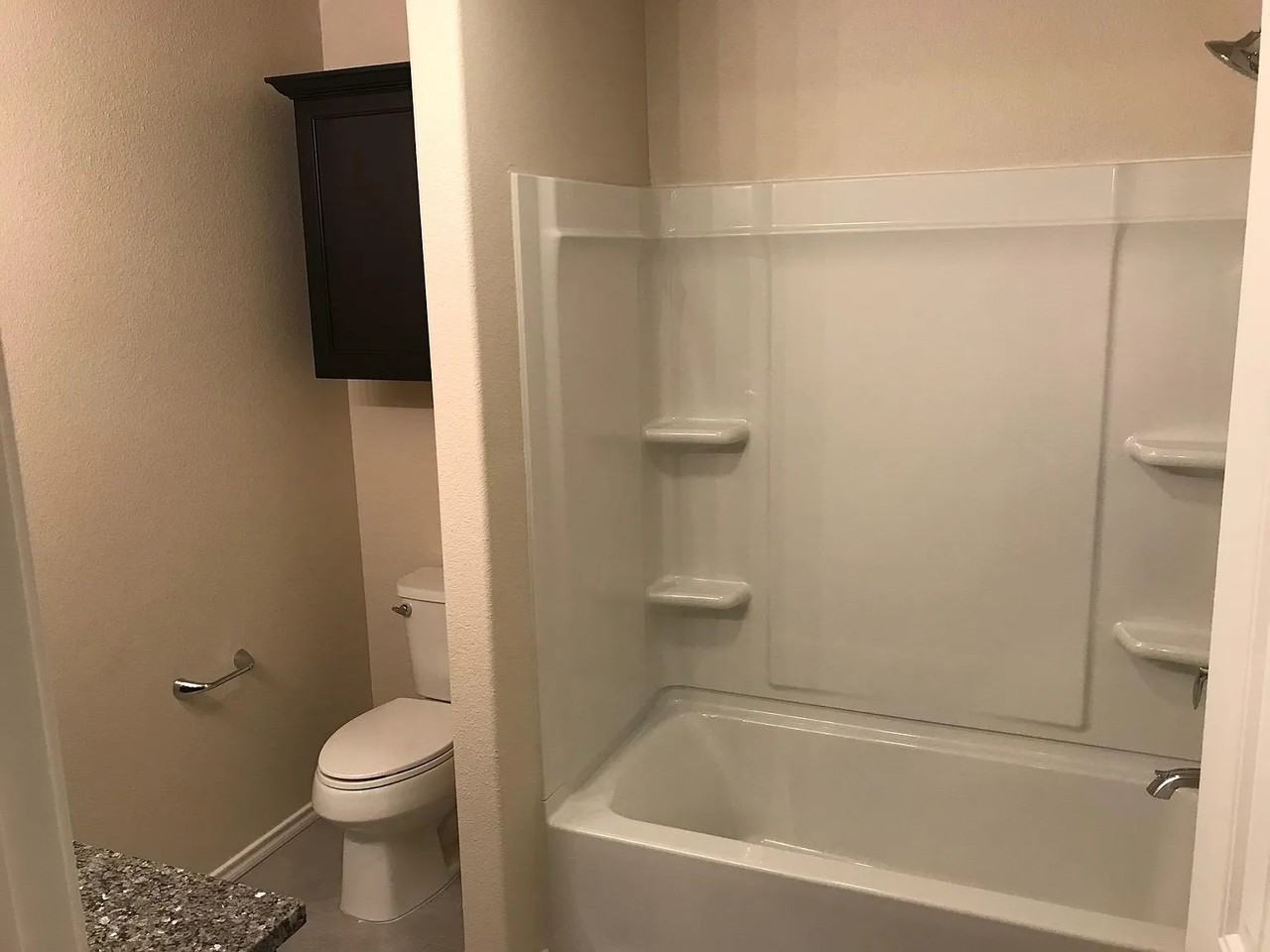 918 E 90th St #NA - Photo 5 of 8