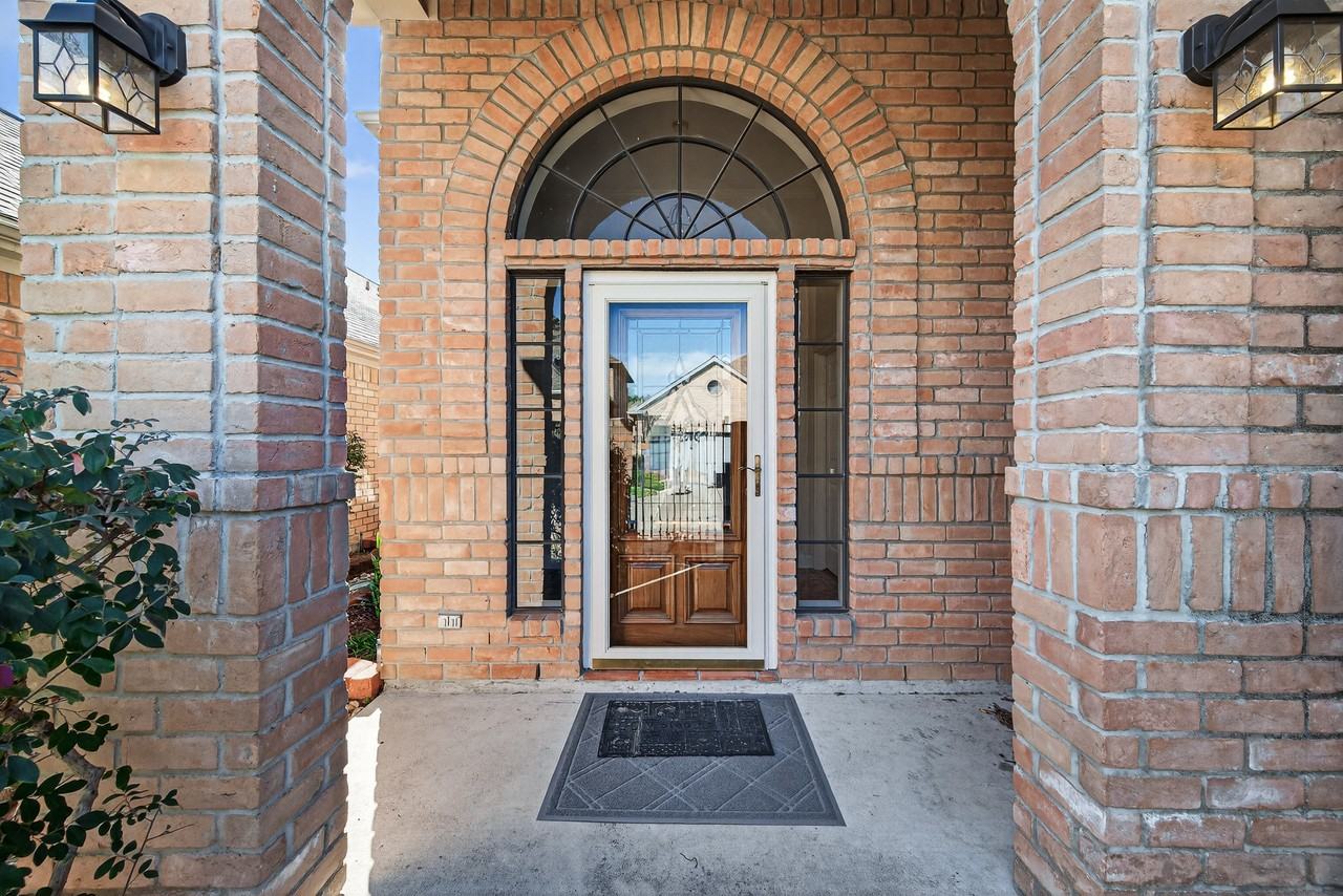 8023 Oakwood Hollow St - Photo 6 of 50